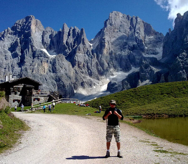 Passo Rolle Per La Val Venegia Pian Dei Casoni