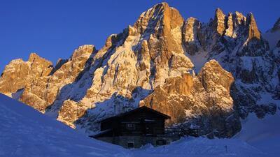 Il tramonto a Baita Segantini in Trentino sulle Dolomiti